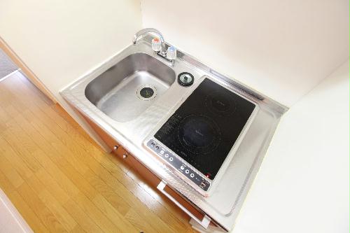 キッチン　一人暮らしにピッタリの機能的なシンク