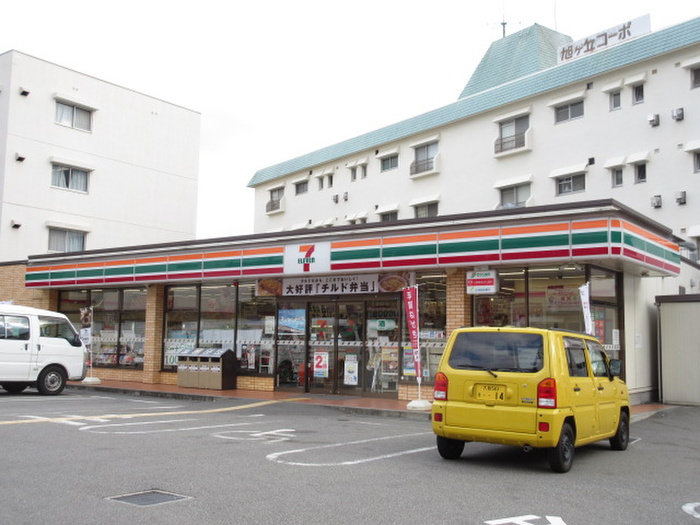 コンビニ　セブンイレブン（コンビニ）まで1120m