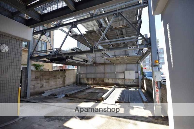 駐車場　エントランス