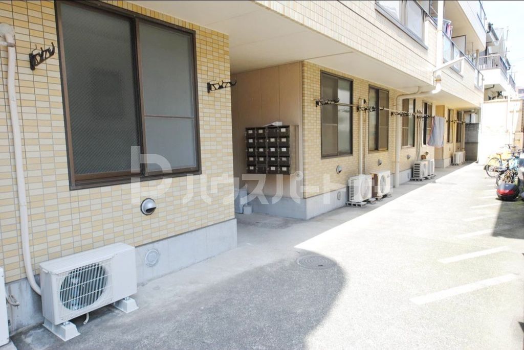 エントランス　駐車場