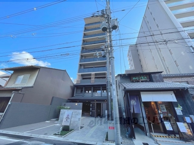 京都市中京区橋東詰町のマンションの建物外観