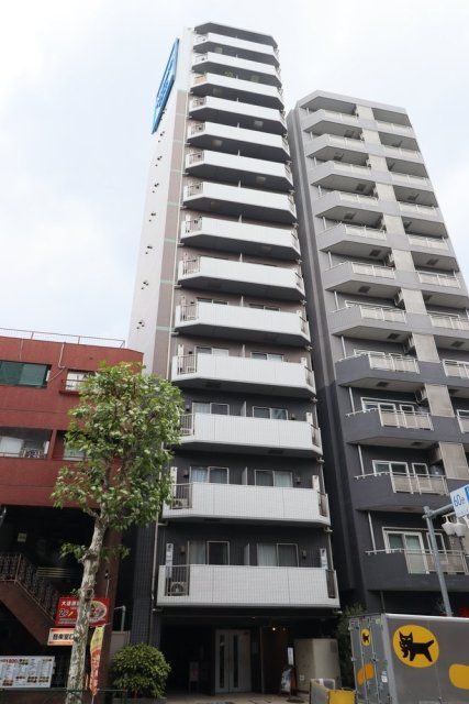 【新宿区西早稲田のマンションの建物外観】