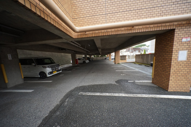 【下関市上新地町のマンションの駐車場】