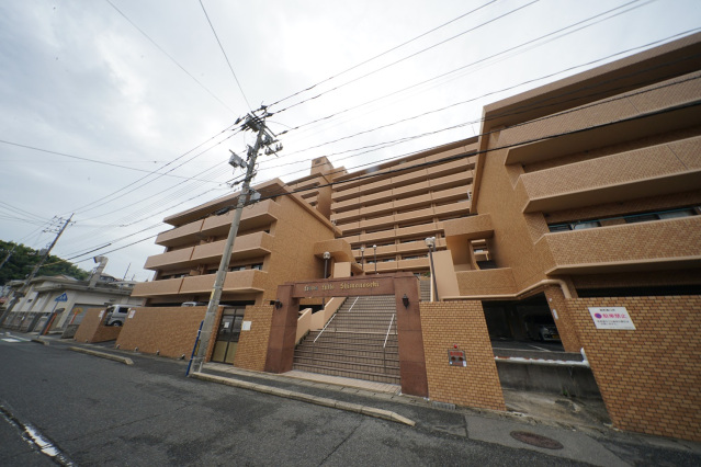 下関市上新地町のマンションの建物外観