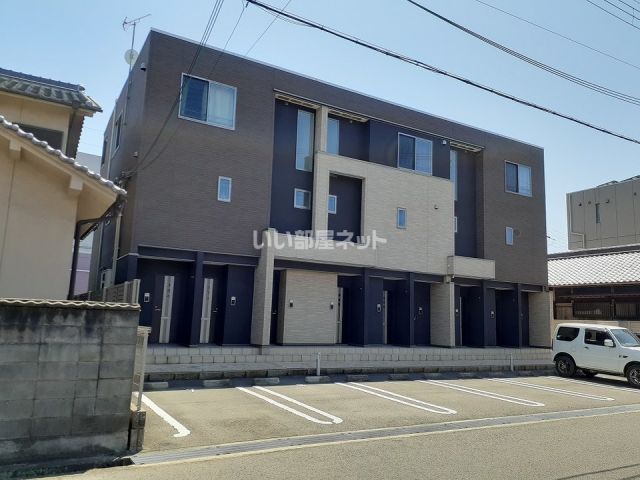 和歌山市松江北のアパートの建物外観