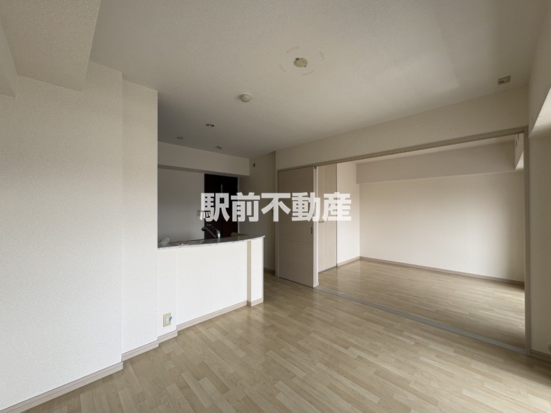 居室・リビング　※同物件別部屋の参考写真・現況優先