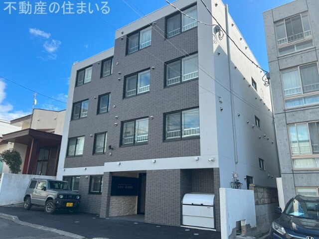 札幌市南区澄川五条のマンションの建物外観