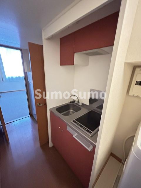 キッチン　コンパクトなキッチンで掃除もラクラク