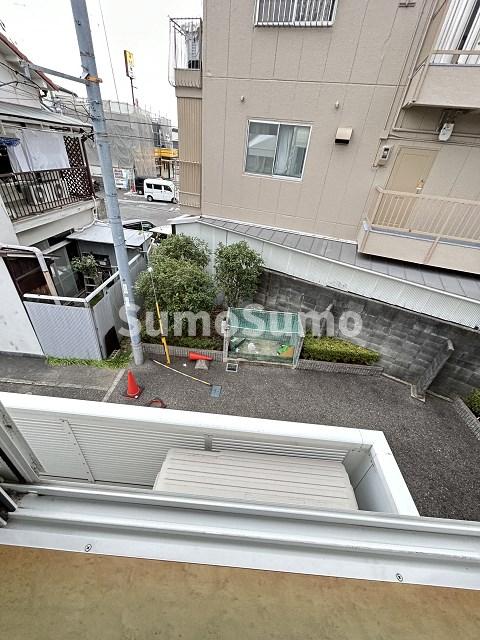 バルコニー　外からの目が気にならないバルコニーで洗濯物が干せます