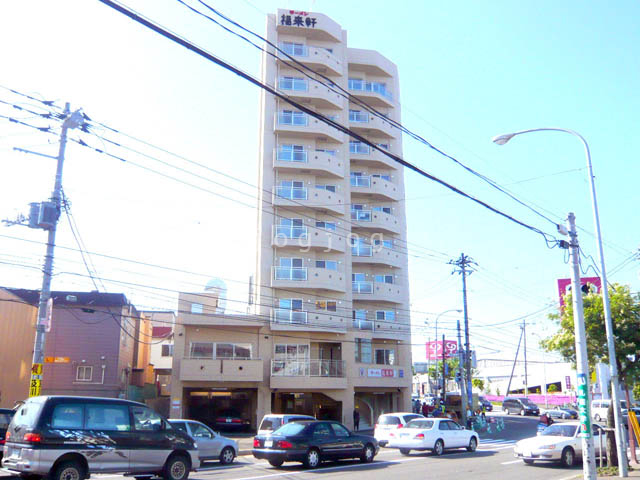 札幌市豊平区西岡三条のマンションの建物外観