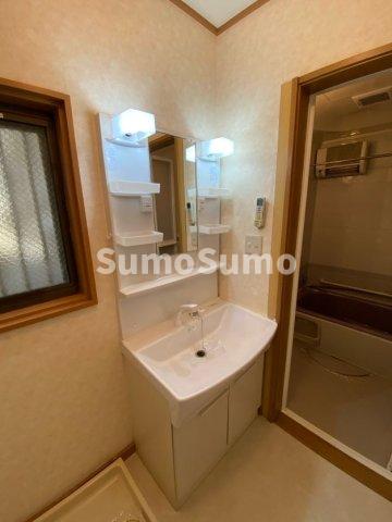 洗面設備　使いやすい洗面所です