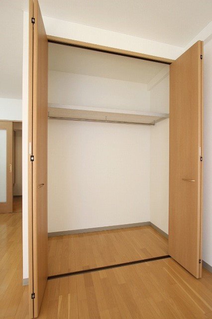収納　同物件別号室の写真です。
