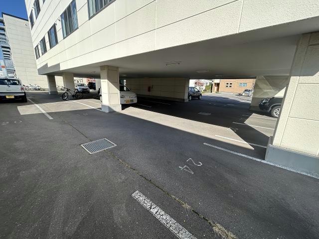 駐車場　駐車場