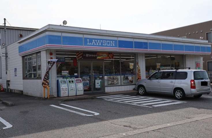 コンビニ　ローソン（コンビニ）まで662m