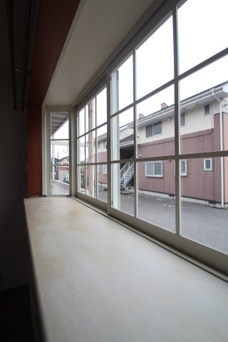 その他　リビングにある出窓です