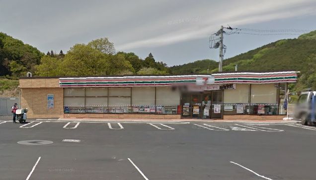 コンビニ　セブンイレブン鹿沼花岡町店（コンビニ）まで724m