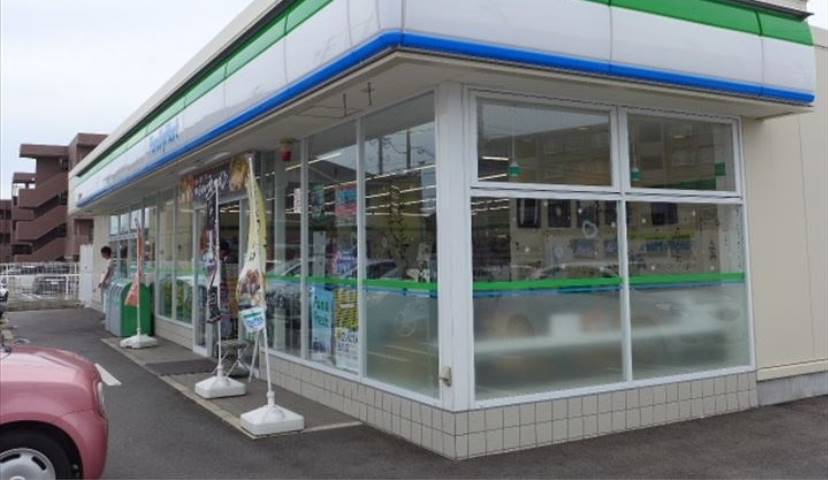 コンビニ　ファミリーマート知立鳥居店（コンビニ）まで179m