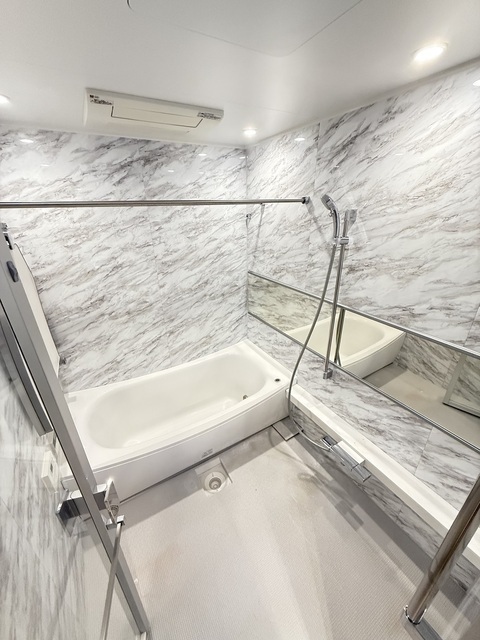 バス・シャワールーム　浴室