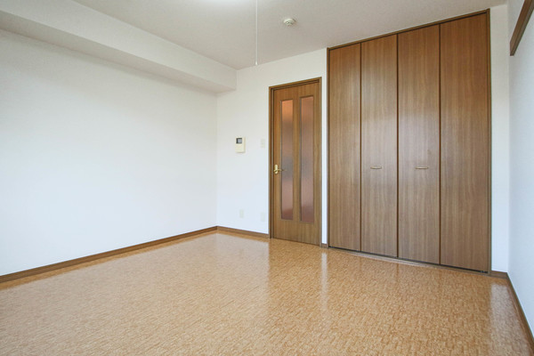 居室・リビング　同じ建物の別のお部屋