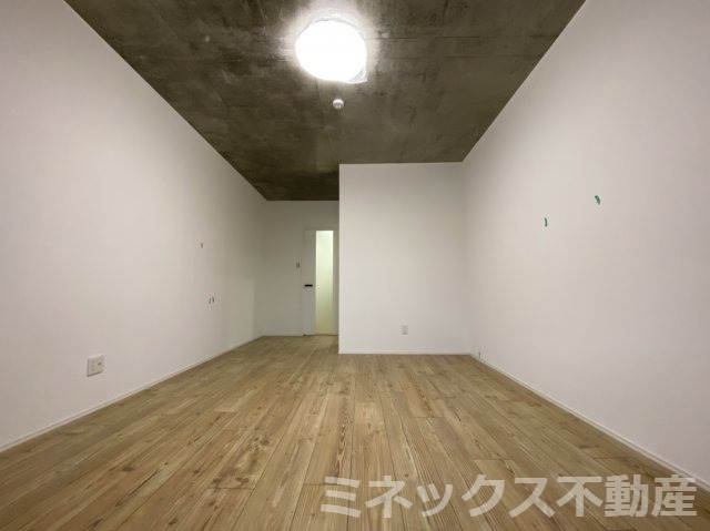 居室・リビング　同タイプのお部屋の写真。現況を優先します。