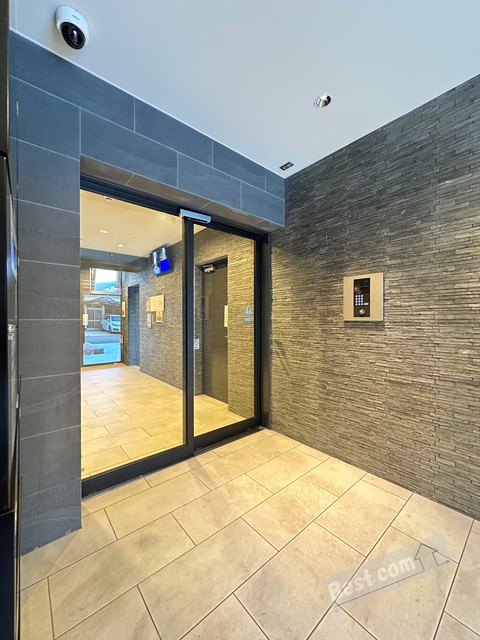 エントランス　オートロック付きで部外者シャットアウト♪