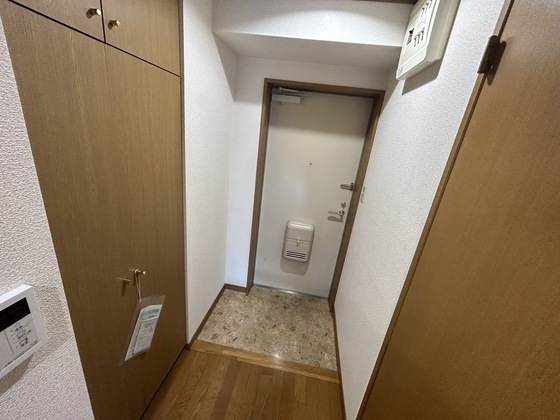 玄関　※別部屋の写真です