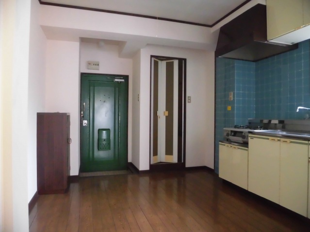 玄関　同物件別室です。