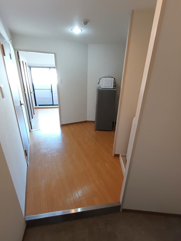 玄関　写真は406号室にて撮影（2025年5月撮影）