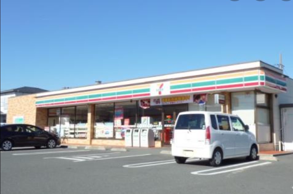 コンビニ　セブンイレブン 浜松中島3丁目店（コンビニ）まで588m