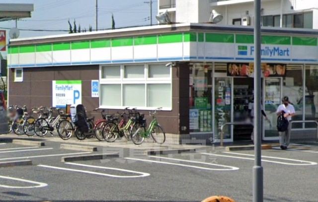 コンビニ　ファミリーマート　豊中大黒町（コンビニ）まで467m