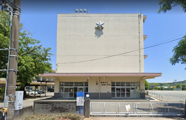 小学校　静岡市立麻機小学校（小学校）まで1822m