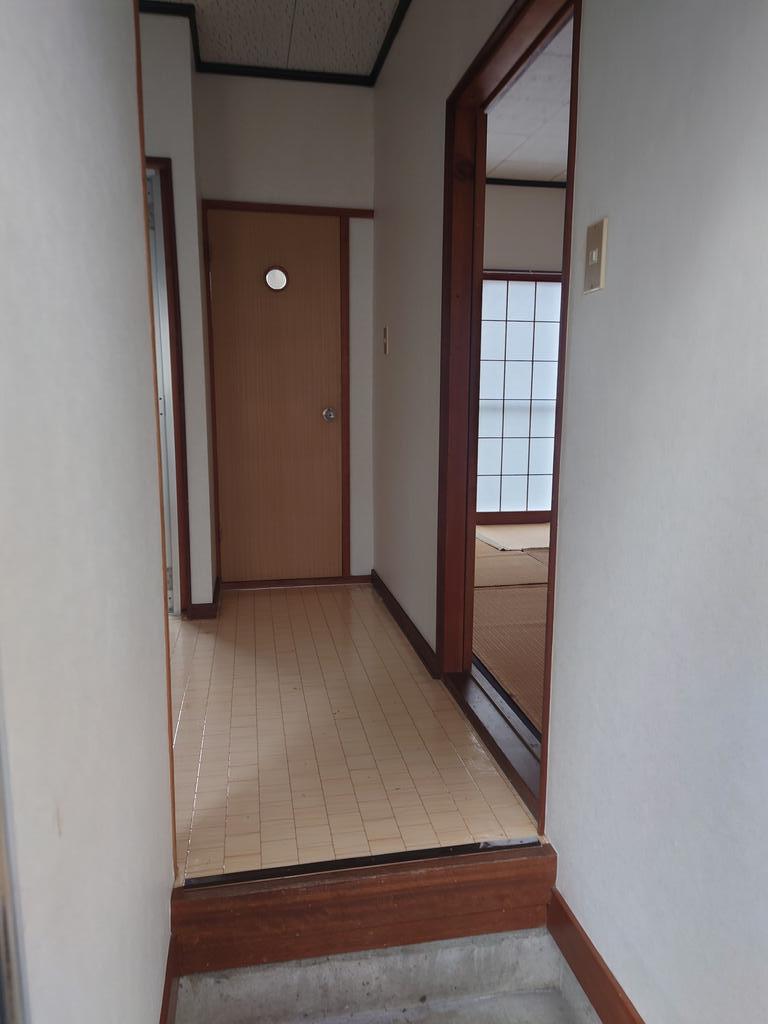 みのわアパートの玄関写真