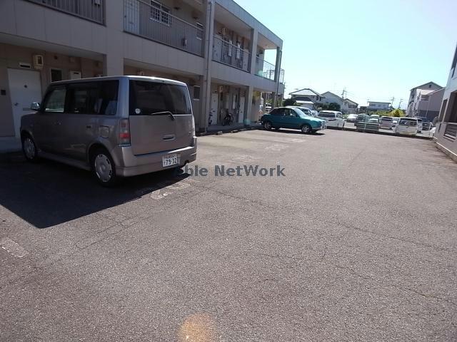 駐車場　駐車場