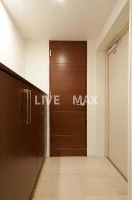 玄関　※同タイプ参考写真仕様。フロアなどの色が異なる可能性がござい