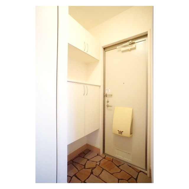 玄関　シューズボックス付きで玄関が綺麗に片付き