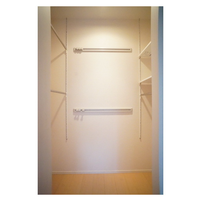 収納　荷物が増えても安心のワンステップクローゼ