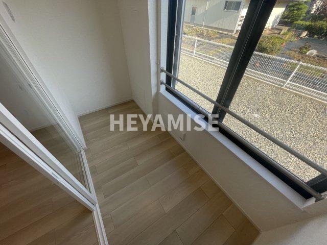 バルコニー　※室内画像は別号室のもの