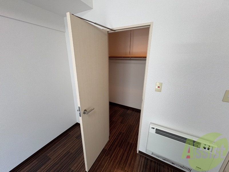 収納　寝室の収納です。部屋がすっきり片付きます。