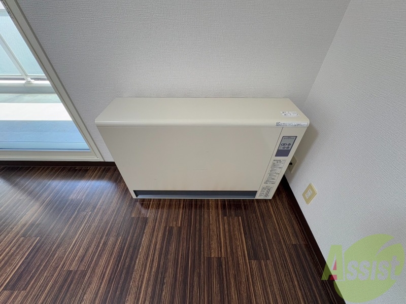 その他設備　電気暖房です。冬場の寒い日でも安心ですね～