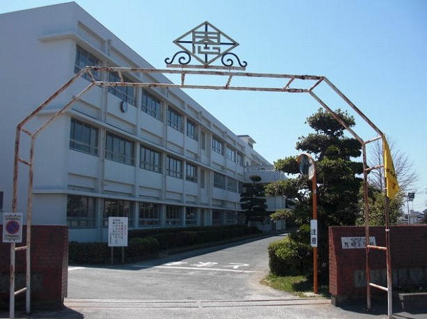 小学校　宇部市立恩田小学校（小学校）まで854m
