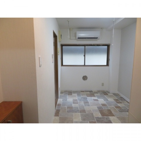 居室・リビング　内装フルリノベーション