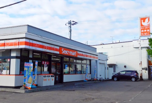 コンビニ　セイコーマート千歳富丘店（コンビニ）まで159m