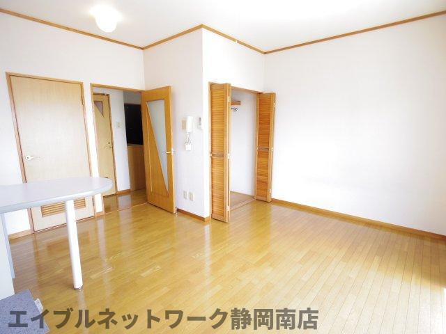 居室・リビング　居間です