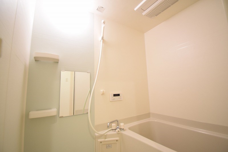 バス・シャワールーム　追焚・浴室乾燥機能付き