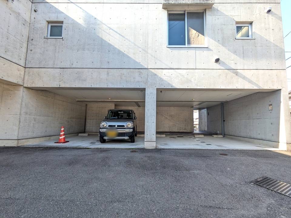 駐車場　駐車場