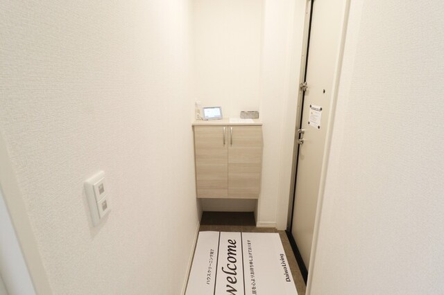 玄関　２０２　玄関