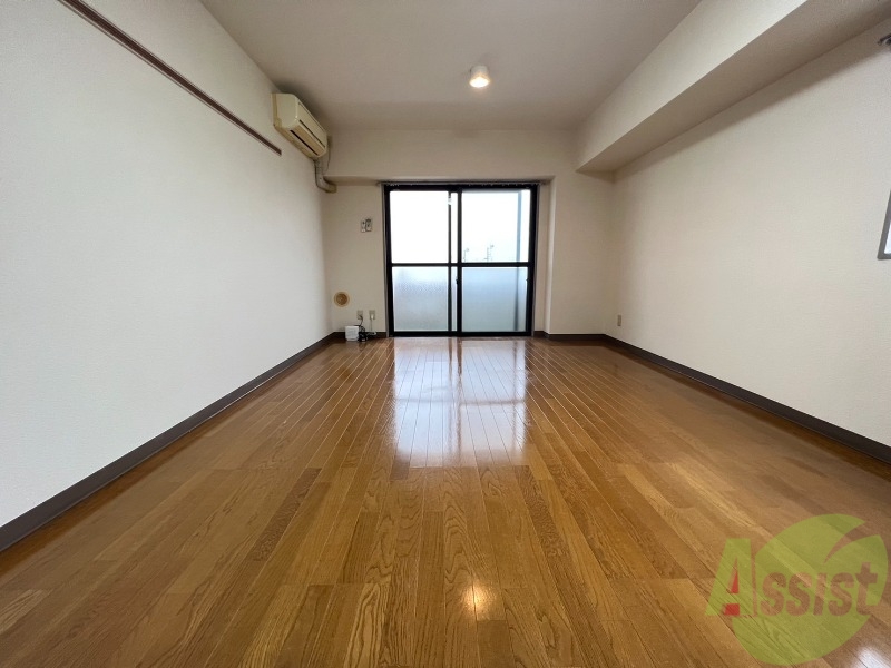 居室・リビング　１１．２帖のリビングです。広々としていますね。