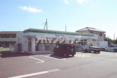 コンビニ　ファミリーマート（コンビニ）まで305m