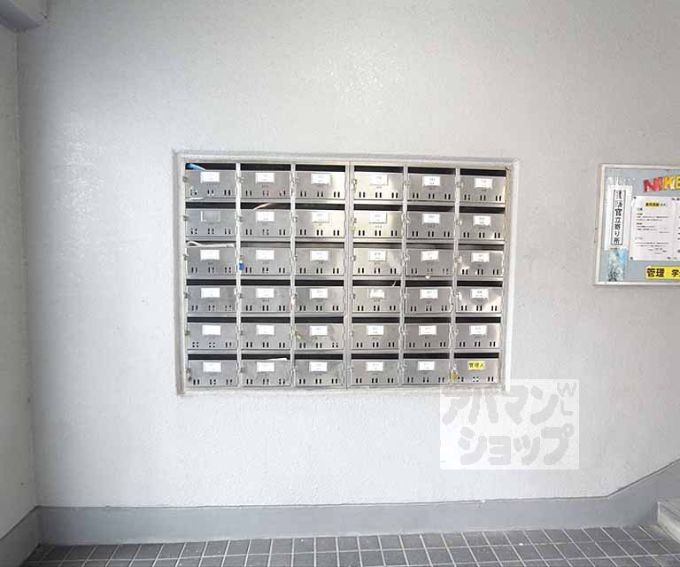 その他共有部分　エントランス部に集合ポストがあります