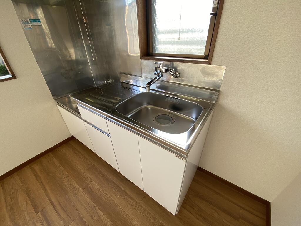 その他　キッチンシンク台もピカピカ新品